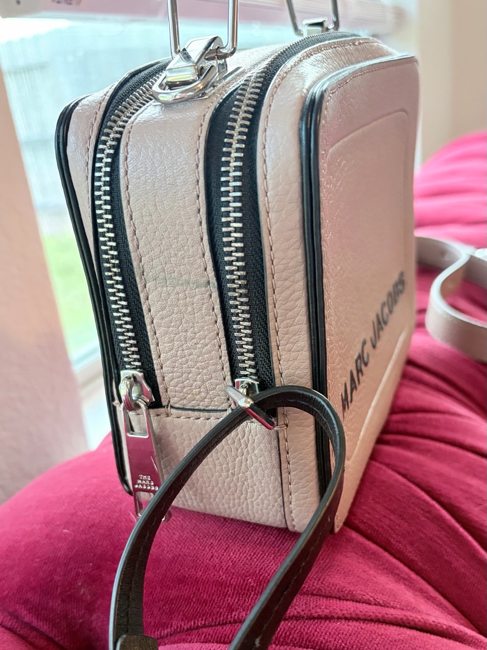 Marc Jacobs Blush Pink (more natural color)Leather crossbody Bag - Picture 3 of 12